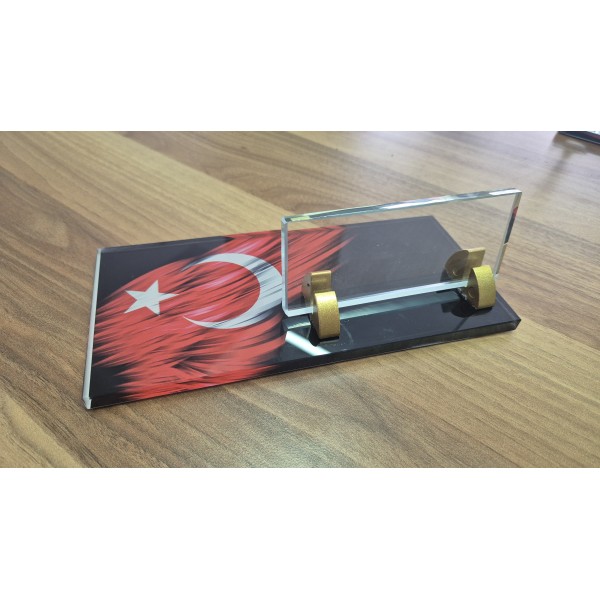 DESENLİ KRİSTAL MASA İSİMLİĞİ DESENLİ KRİSTAL MASA İSİMLİĞİ