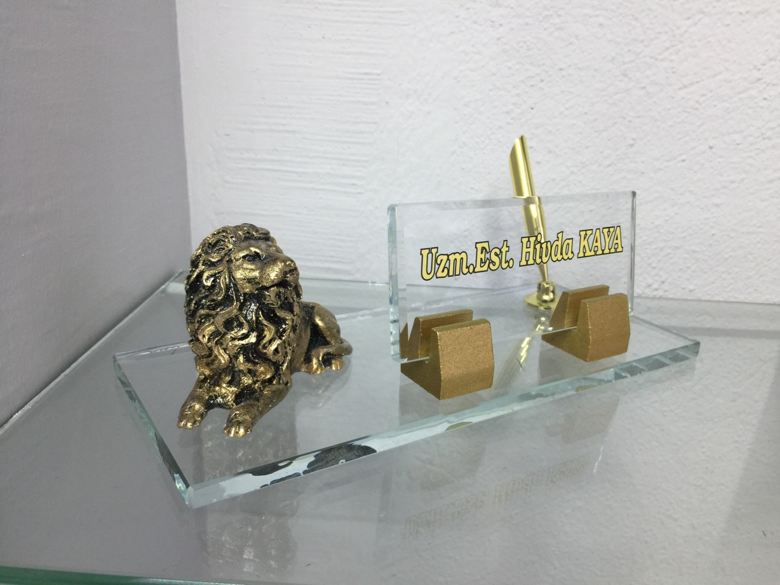 kristal masa isimliği 